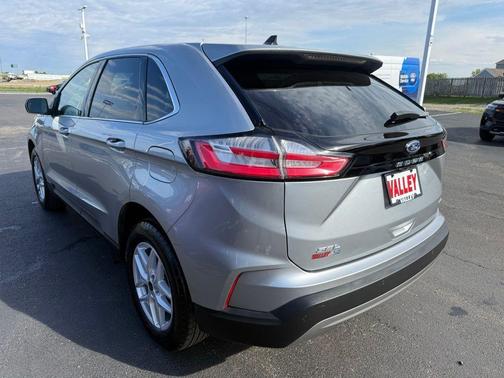 Silver Metallic 2023 Ford Edge SEL