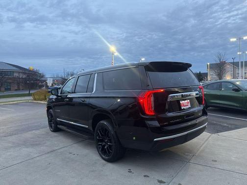 2023 GMC Yukon XL SLT