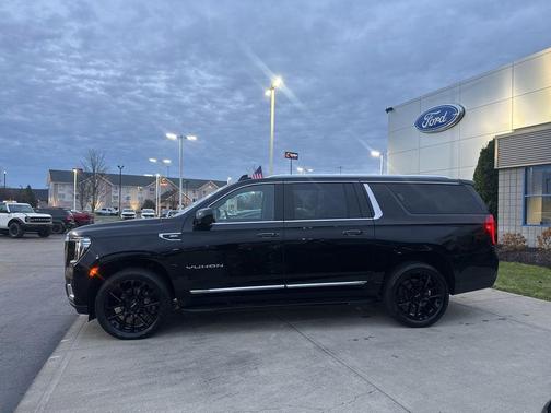 2023 GMC Yukon XL SLT