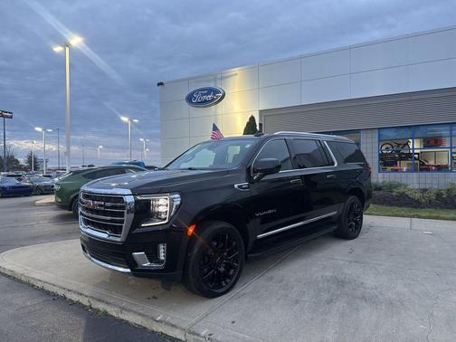 2023 GMC Yukon XL SLT