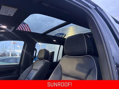 2023 GMC Yukon XL SLT