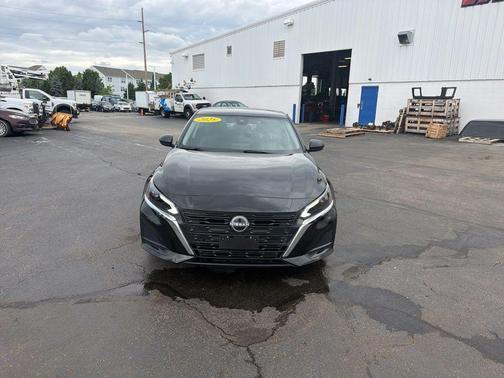 Black 2025 Nissan Altima SV