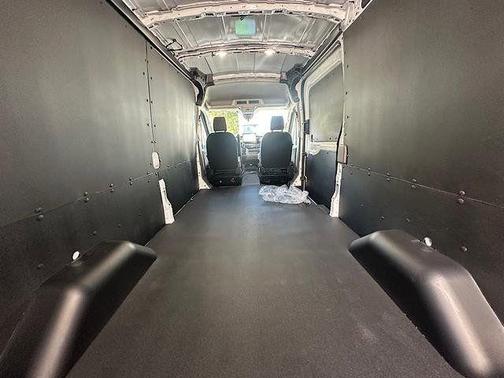2026 Ford Transit-250 148 WB Medium Roof Cargo