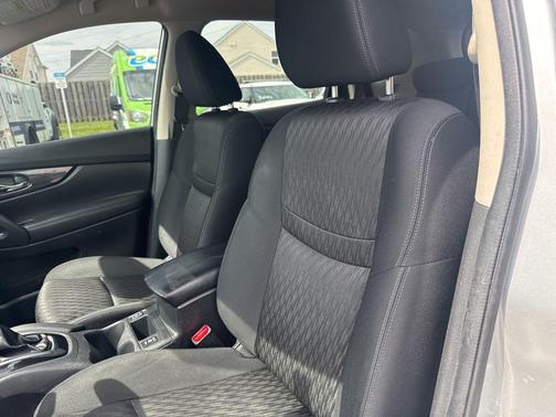 Brilliant Silver 2017 Nissan Rogue SV