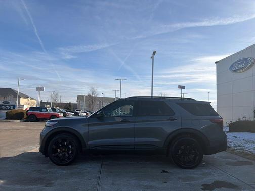 2021 Ford Explorer ST