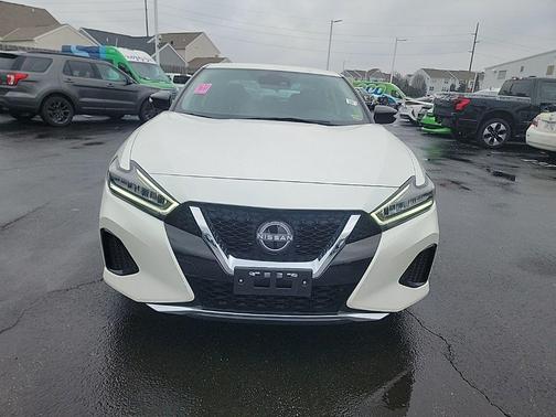 2023 Nissan Maxima SV