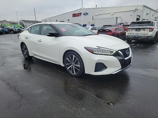 2023 Nissan Maxima SV