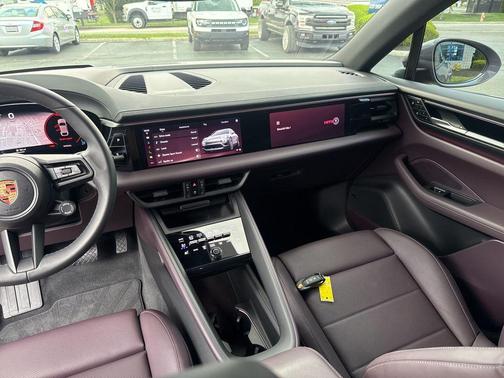 2024 Porsche Macan 4