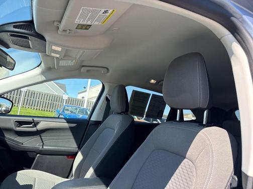 Blue Silver Metallic 2022 Ford Escape SE