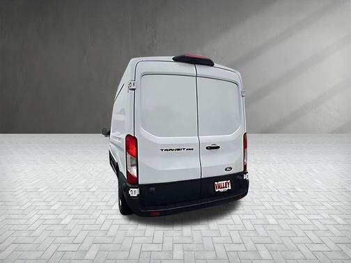 2026 Ford Transit-250 148 WB Medium Roof Cargo