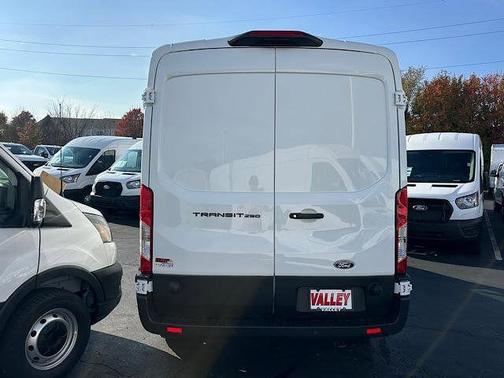2026 Ford Transit-250 148 WB Medium Roof Cargo