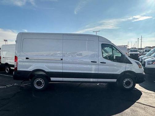2026 Ford Transit-250 148 WB Medium Roof Cargo