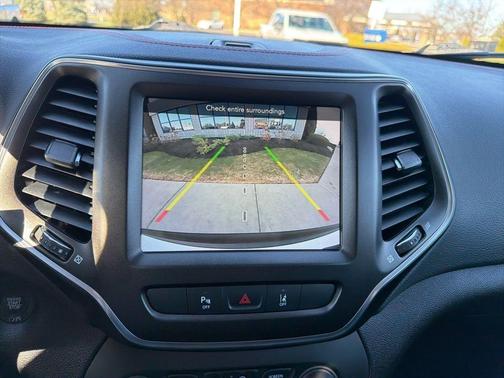 Bright White Clearcoat 2022 Jeep Cherokee Trailhawk