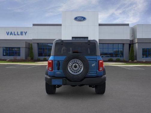 2025 Ford Bronco Base