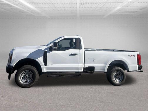 Oxford White 2027 Ford F-250 XL