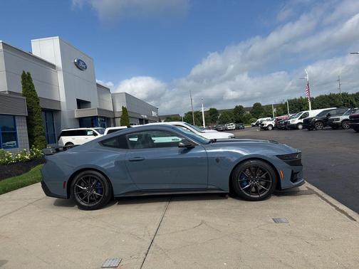 2024 Ford Mustang Dark Horse