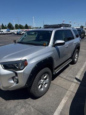 Classic Silver Metallic 2018 Toyota 4Runner SR5