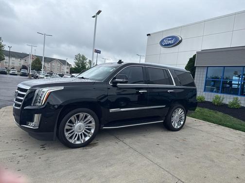 2018 Cadillac Escalade Luxury