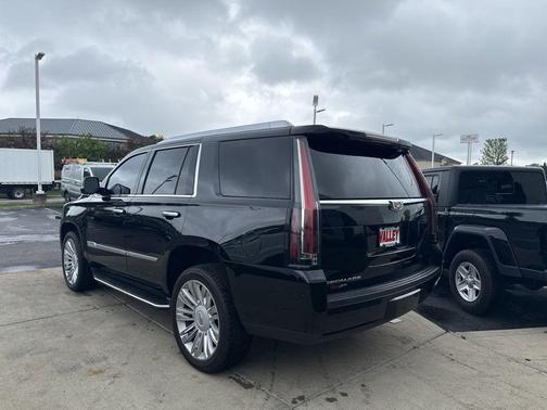 2018 Cadillac Escalade Luxury