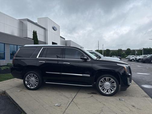 2018 Cadillac Escalade Luxury