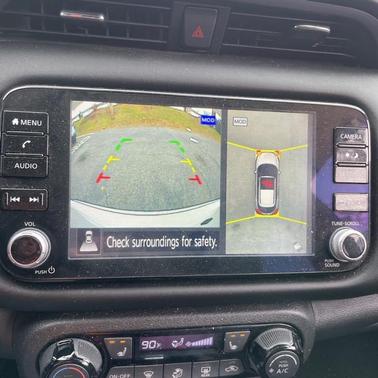 2022 Nissan Kicks SR