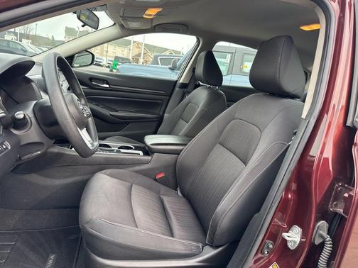 Garnet Pearl 2024 Nissan Altima 2.5 SV