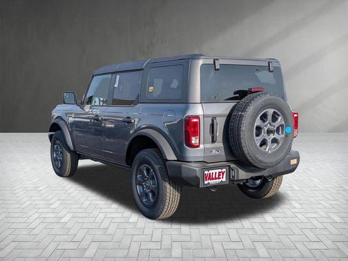 Gray Metallic 2026 Ford Bronco Big Bend