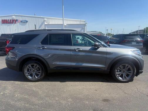 Gray Metallic 2026 Ford Explorer Active