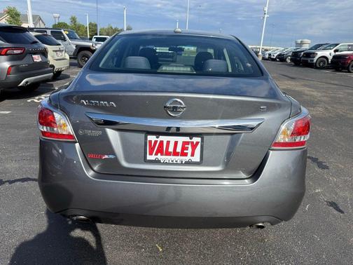 Gun Metallic 2015 Nissan Altima 2.5 S