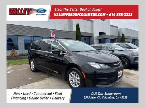 2023 Chrysler Voyager LX