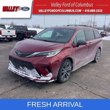 2022 Toyota Sienna XSE 7 Passenger
