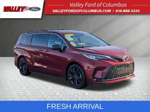 2022 Toyota Sienna XSE 7 Passenger