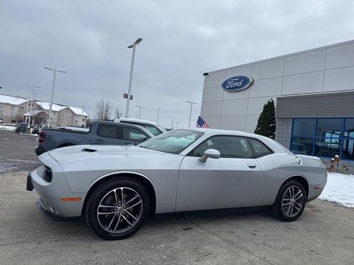 2019 Dodge Challenger SXT