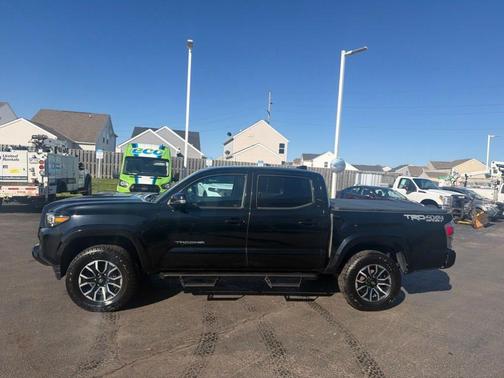 Midnight Black Metallic 2021 Toyota Tacoma TRD Sport