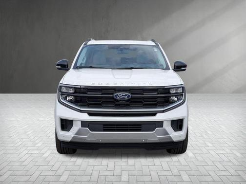 Star White 2026 Ford Expedition Max Platinum