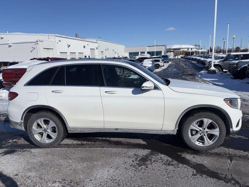 2018 Mercedes-Benz GLC 300 Base 4MATIC