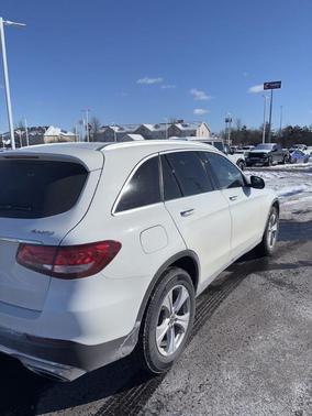 2018 Mercedes-Benz GLC 300 Base 4MATIC