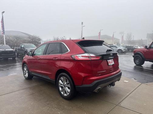 2022 Ford Edge Titanium