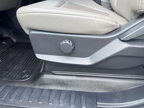 Oxford White 2022 Ford F-250 XL
