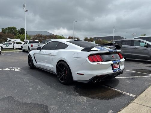 2017 Ford Shelby GT350 Base