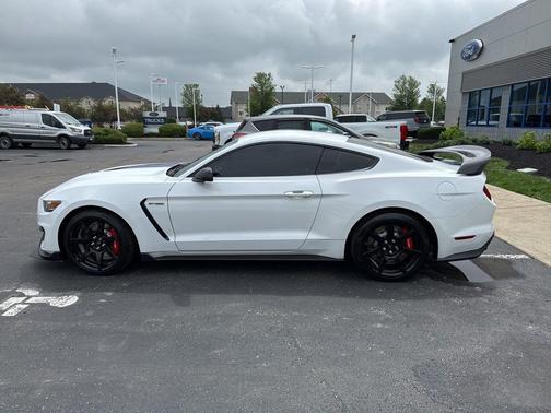 2017 Ford Shelby GT350 Base