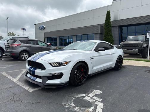 2017 Ford Shelby GT350 Base