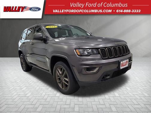 Granite Crystal Clearcoat Metallic 2016 Jeep Grand Cherokee Laredo