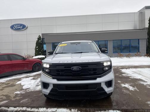 2025 Ford Expedition Active