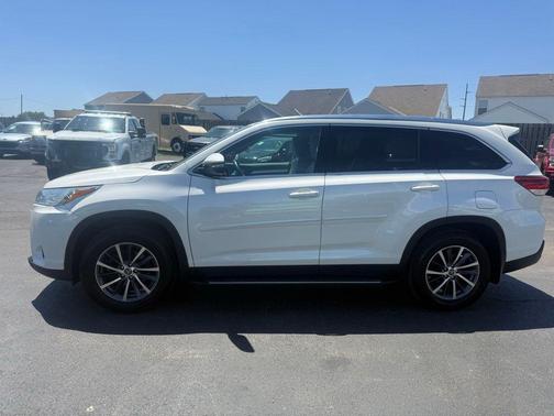 Blizzard Pearl 2019 Toyota Highlander XLE