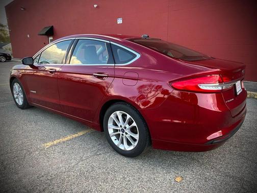 2017 Ford Fusion Hybrid SE