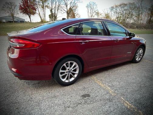 2017 Ford Fusion Hybrid SE