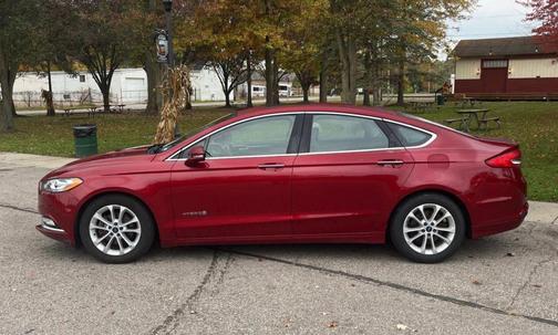 2017 Ford Fusion Hybrid SE