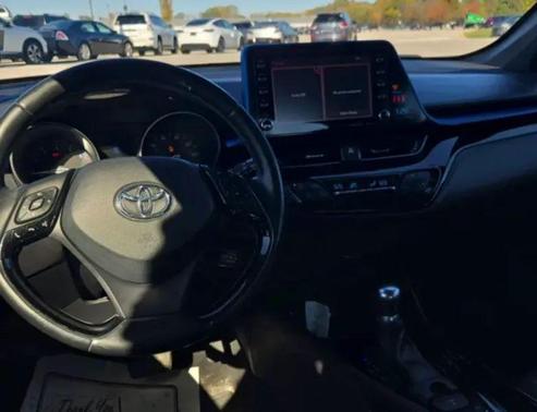 2019 Toyota C-HR XLE Sport Utility 4D