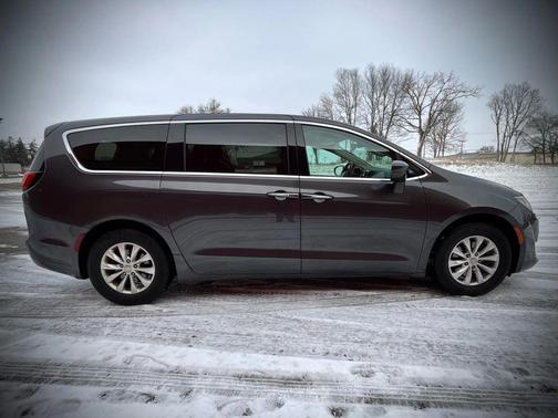 2018 Chrysler Pacifica Touring Plus